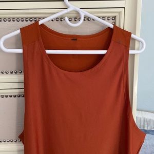Lululemon men’s L tank. Orange.